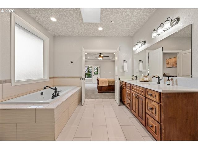 1852 N COLUMBIA RIDGE Way, Washougal, WA 98671