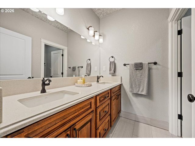 1852 N COLUMBIA RIDGE Way, Washougal, WA 98671