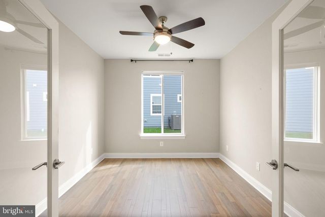 121 COWBIRD ST, Lake Frederick, VA 22630