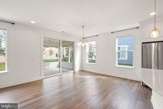 121 COWBIRD ST, Lake Frederick, VA 22630