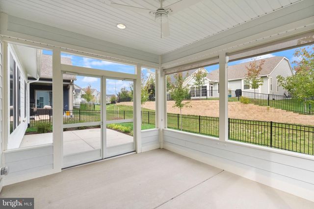 121 COWBIRD ST, Lake Frederick, VA 22630