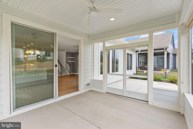 121 COWBIRD ST, Lake Frederick, VA 22630