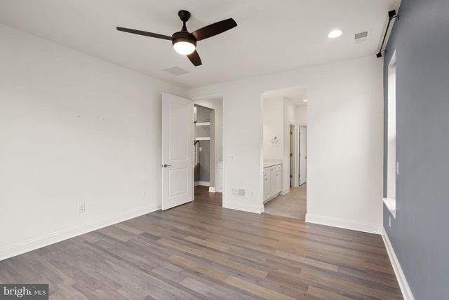 121 COWBIRD ST, Lake Frederick, VA 22630