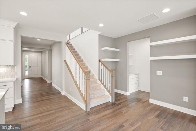 121 COWBIRD ST, Lake Frederick, VA 22630