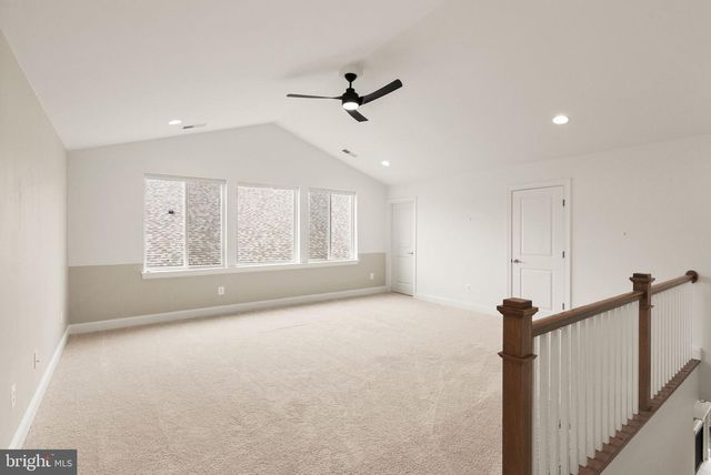 121 COWBIRD ST, Lake Frederick, VA 22630