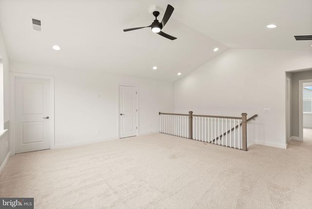 121 COWBIRD ST, Lake Frederick, VA 22630