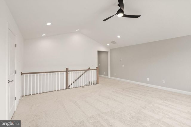 121 COWBIRD ST, Lake Frederick, VA 22630