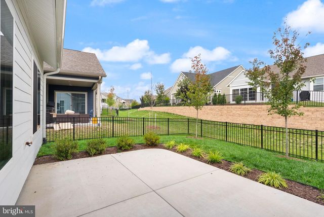 121 COWBIRD ST, Lake Frederick, VA 22630