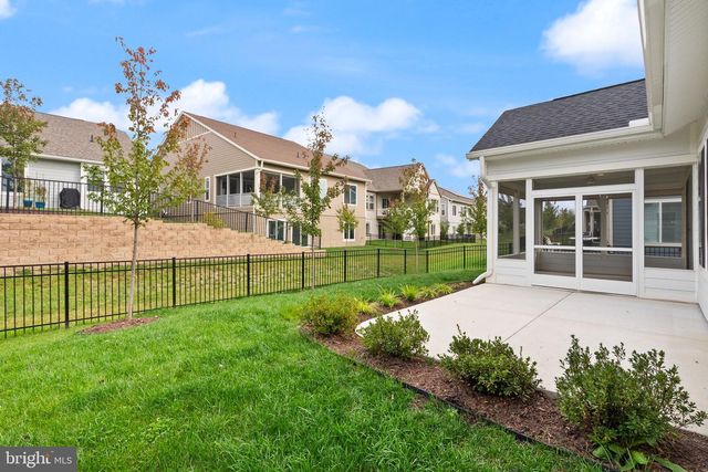 121 COWBIRD ST, Lake Frederick, VA 22630