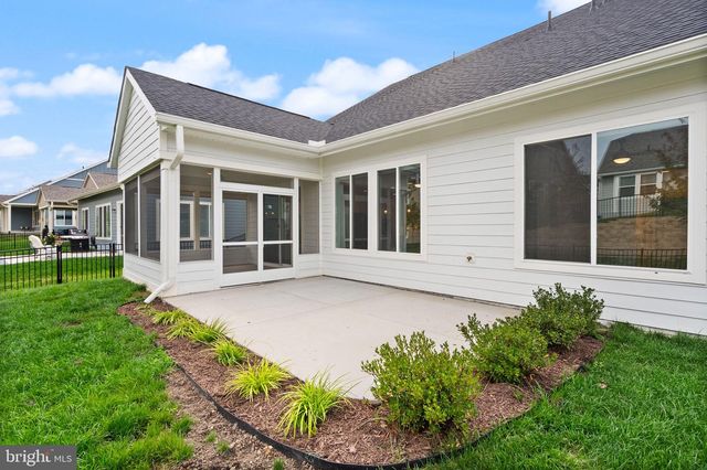 121 COWBIRD ST, Lake Frederick, VA 22630