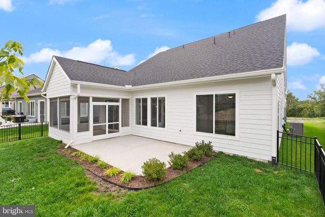 121 COWBIRD ST, Lake Frederick, VA 22630