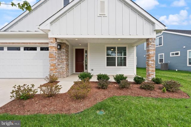 121 COWBIRD ST, Lake Frederick, VA 22630
