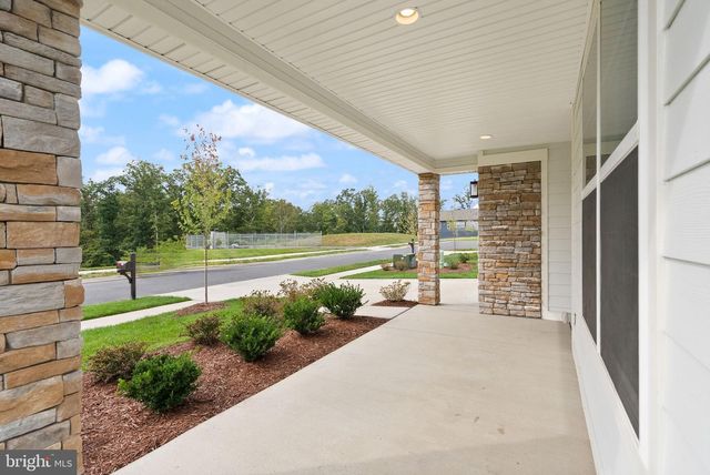 121 COWBIRD ST, Lake Frederick, VA 22630