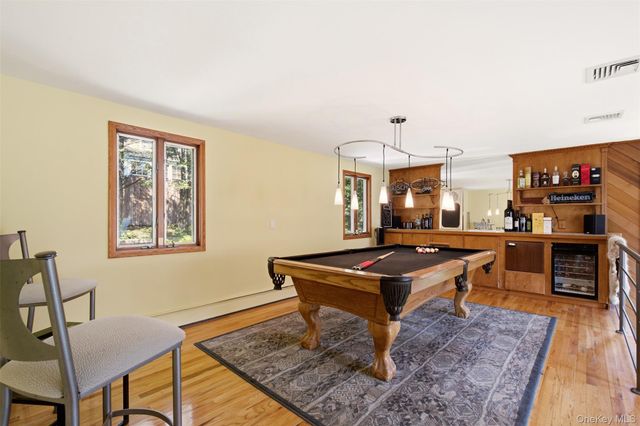 29 Vineyard Road, Huntington, NY 11743