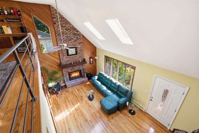 29 Vineyard Road, Huntington, NY 11743