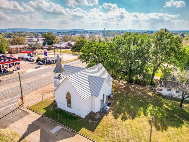 509 Taylor Street, Daingerfield, TX 75638