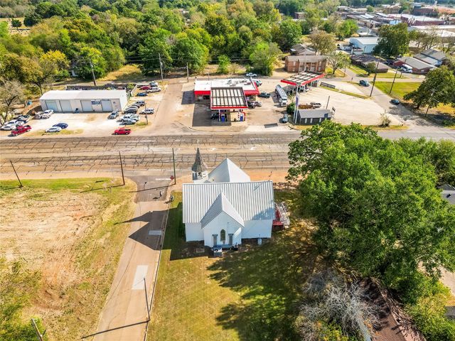 509 Taylor Street, Daingerfield, TX 75638