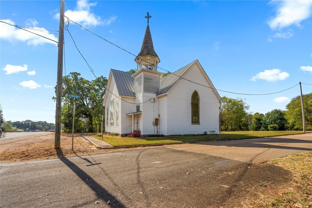 509 Taylor Street, Daingerfield, TX 75638