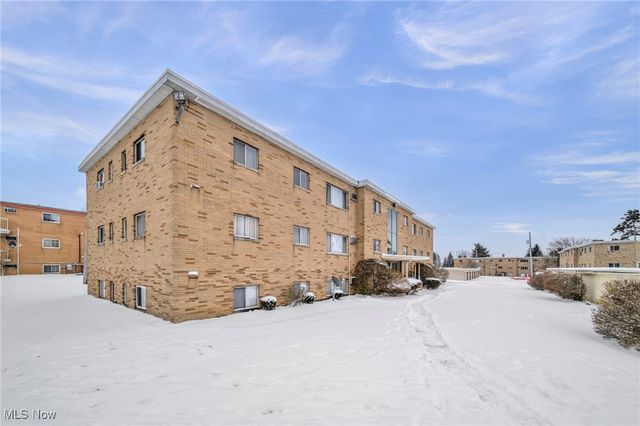 5200 Royalton Road C-9, North Royalton, OH 44133