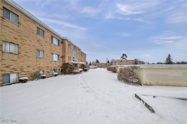 5200 Royalton Road C-9, North Royalton, OH 44133