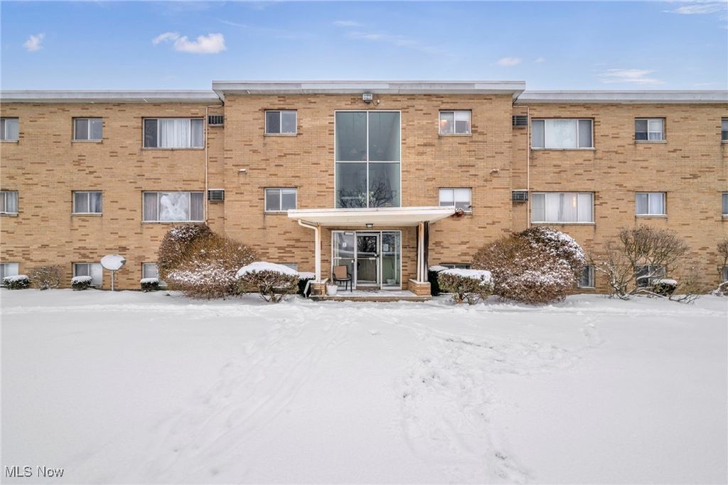 5200 Royalton Road C-9, North Royalton, OH 44133