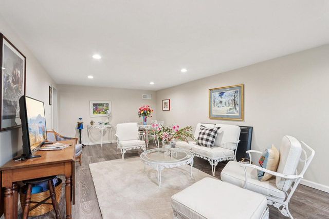 840 Kurtis DRIVE, Elm Grove, WI 53122