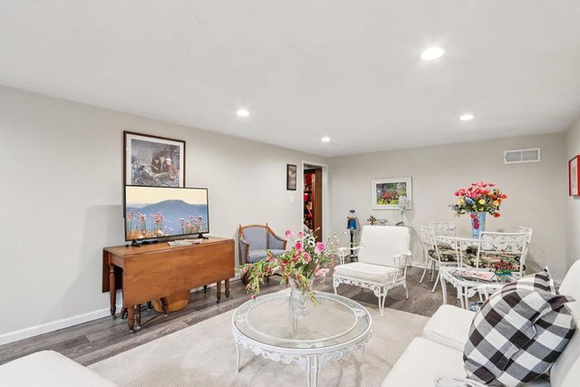 840 Kurtis DRIVE, Elm Grove, WI 53122