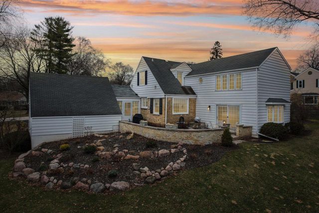 840 Kurtis DRIVE, Elm Grove, WI 53122