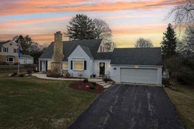 840 Kurtis DRIVE, Elm Grove, WI 53122