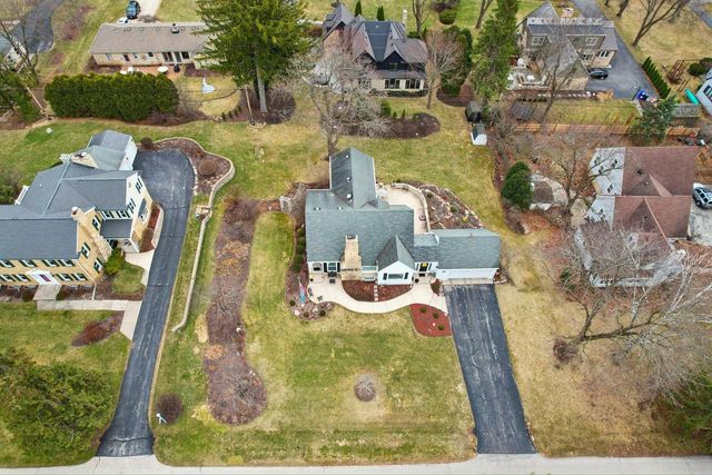 840 Kurtis DRIVE, Elm Grove, WI 53122