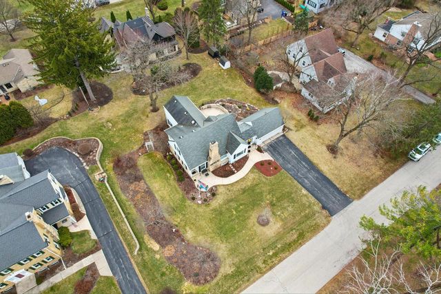 840 Kurtis DRIVE, Elm Grove, WI 53122