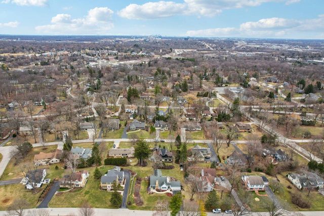 840 Kurtis DRIVE, Elm Grove, WI 53122