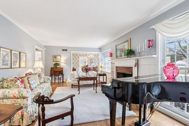 840 Kurtis DRIVE, Elm Grove, WI 53122