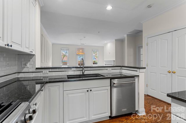 1192 Hampton Gardens Lane, Charlotte, NC 28209