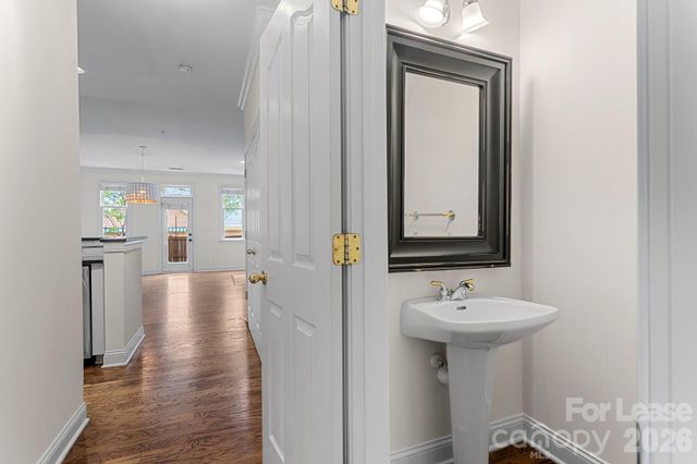 1192 Hampton Gardens Lane, Charlotte, NC 28209