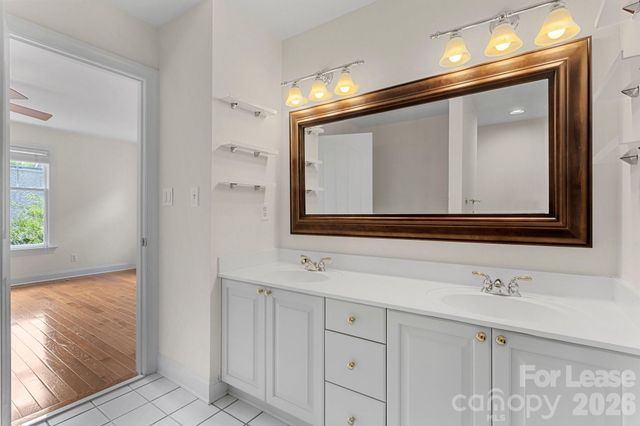 1192 Hampton Gardens Lane, Charlotte, NC 28209