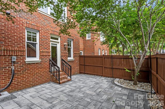 1192 Hampton Gardens Lane, Charlotte, NC 28209