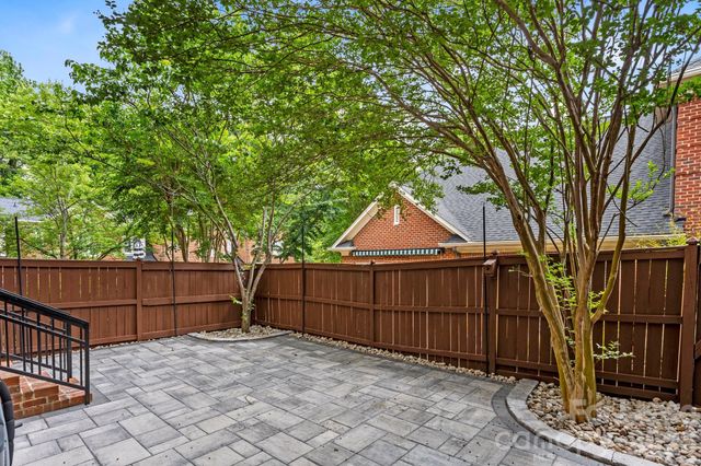 1192 Hampton Gardens Lane, Charlotte, NC 28209