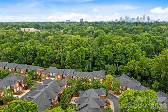 1192 Hampton Gardens Lane, Charlotte, NC 28209