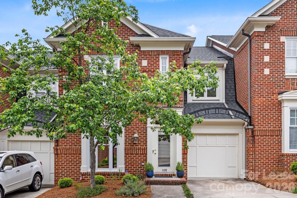 1192 Hampton Gardens Lane, Charlotte, NC 28209