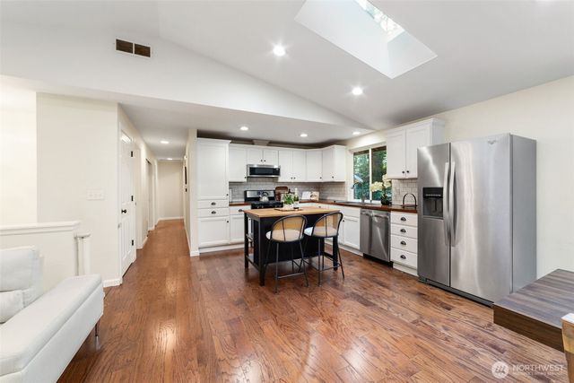 839 NE 200th Street, Shoreline, WA 98155