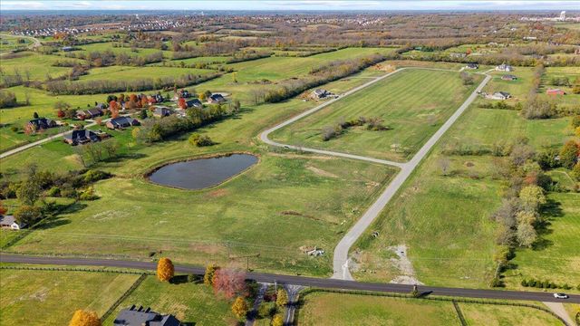 108 Maple Lawn Circle, Nicholasville, KY 40356