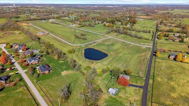 108 Maple Lawn Circle, Nicholasville, KY 40356