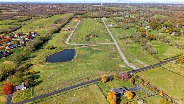 108 Maple Lawn Circle, Nicholasville, KY 40356