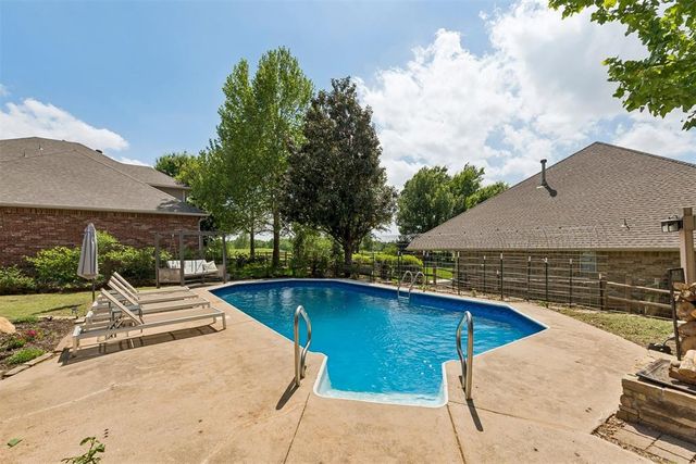 3909 Low Meadow, Edmond, OK 73003