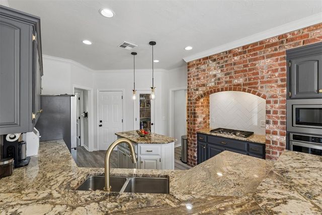 3909 Low Meadow, Edmond, OK 73003