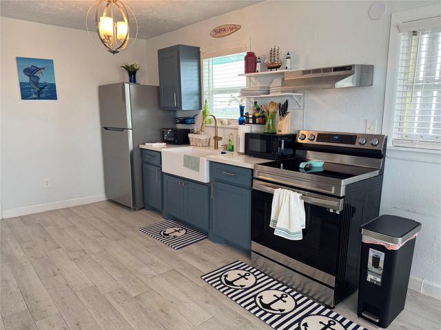 332 Seacoast Drive, Freeport, TX 77541