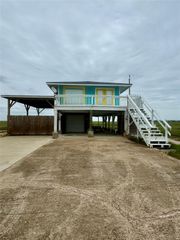 332 Seacoast Drive, Freeport, TX 77541