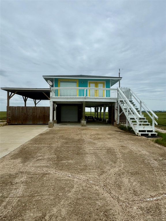 332 Seacoast Drive, Freeport, TX 77541