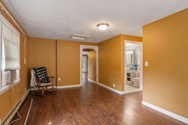 4 Algonquin Rd, Chelmsford, MA 01824